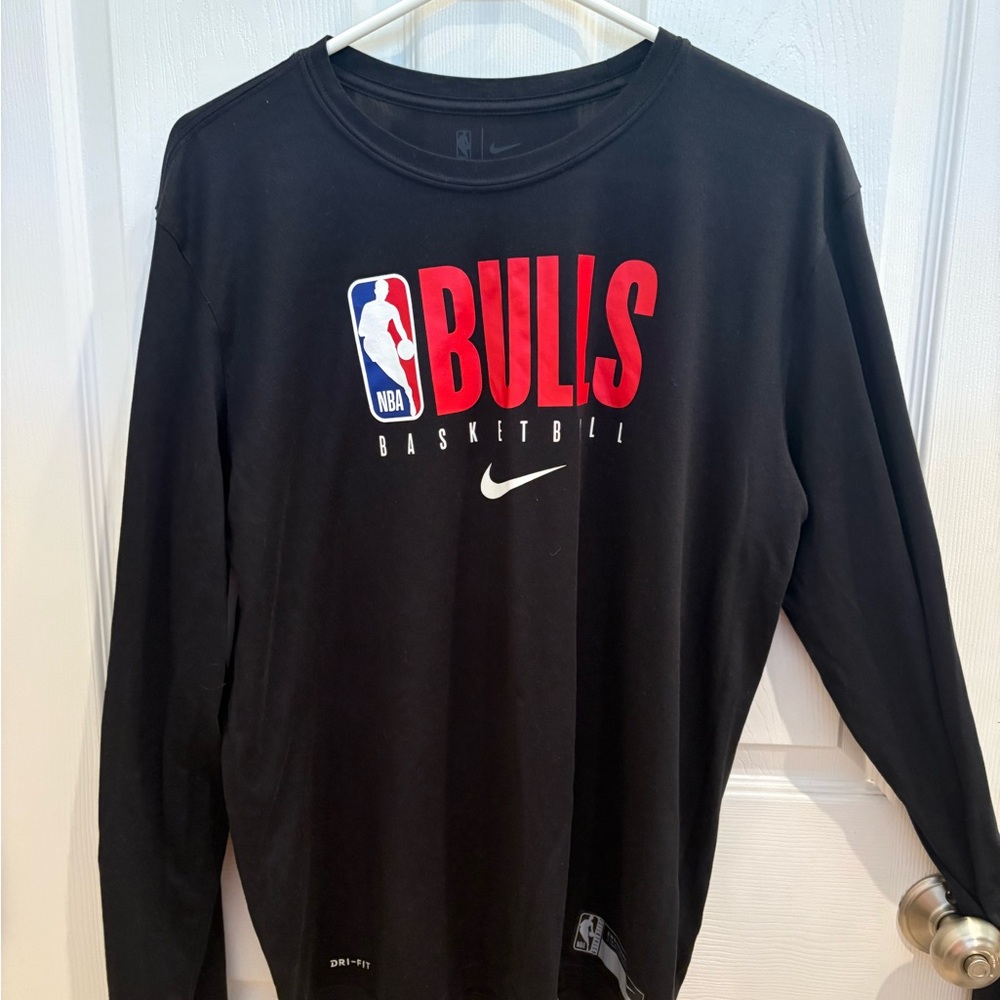 Nike Chicago Bulls dri-fit Long Sleeve Shirt. Like New Condition